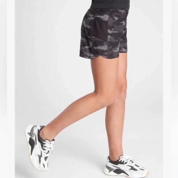 Athleta Other - Athleta Girl Camo Run the World Shorts 3” Size 14 XL Women's XS 982245